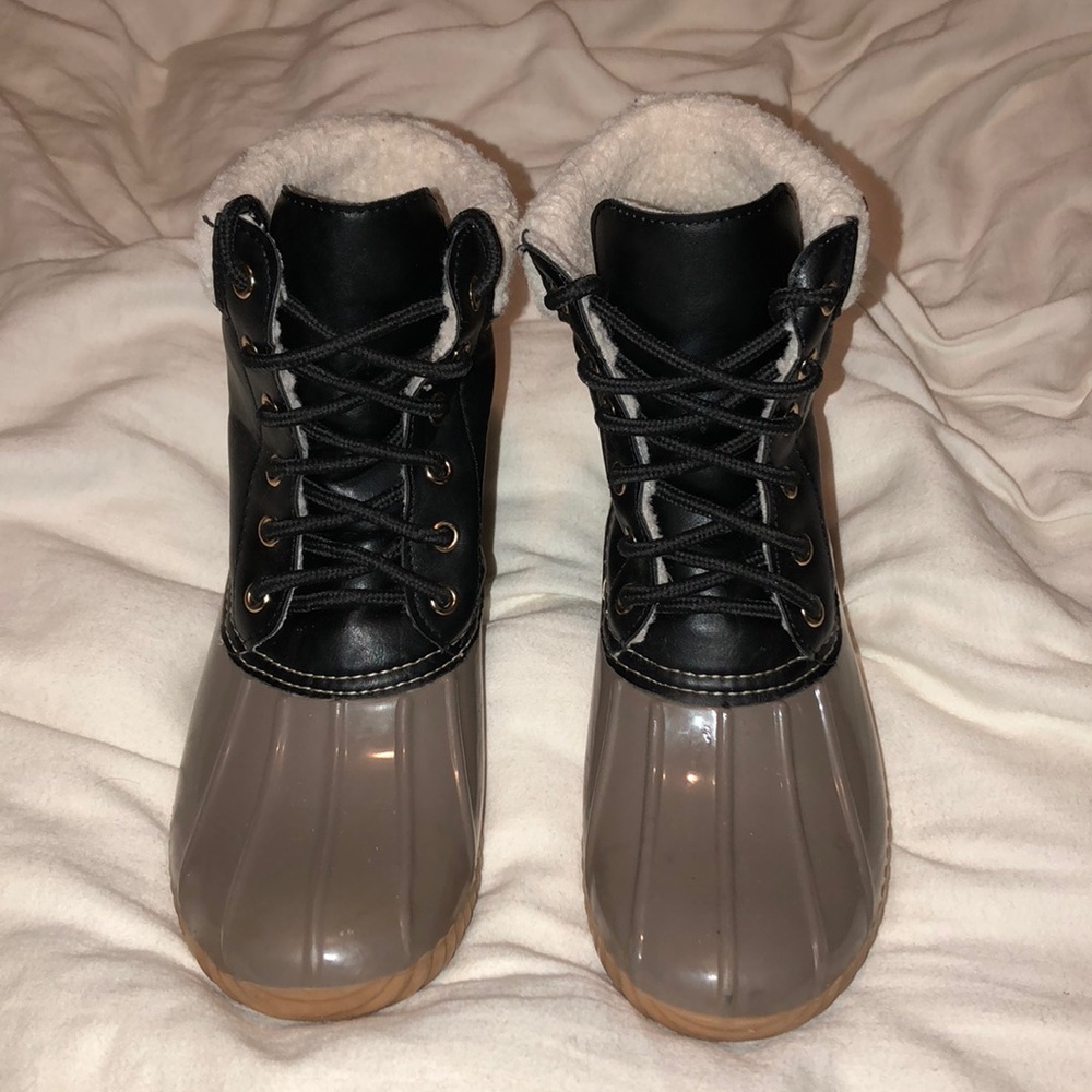Duck boots